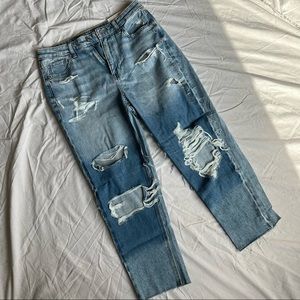NWOT | American Eagle Outfitters High Rise Distressed Mom Jeans - Blue
